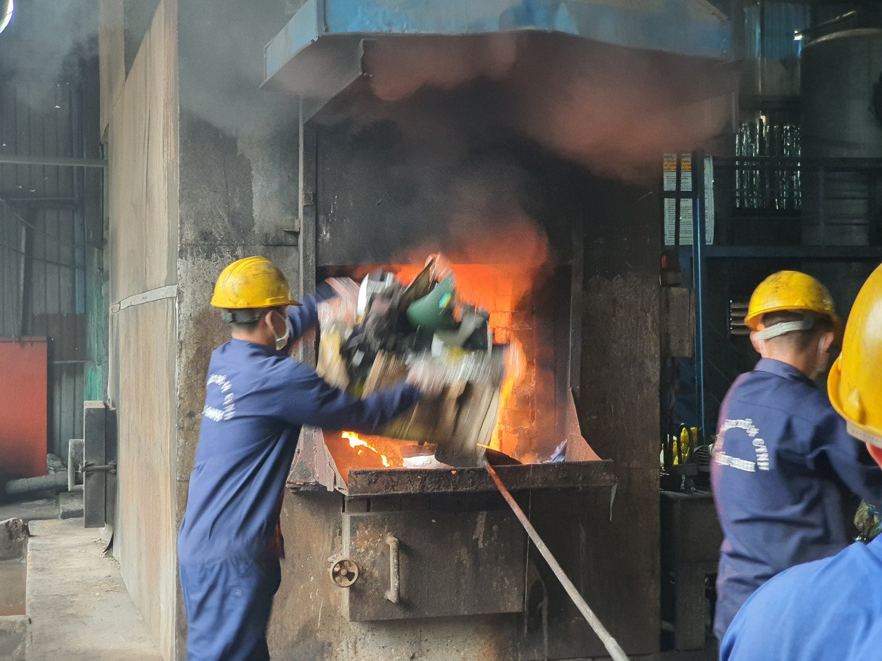 Phú Yên: Tiêu hủy lô hàng hóa vi phạm trị giá gần 2,9 tỷ đồng